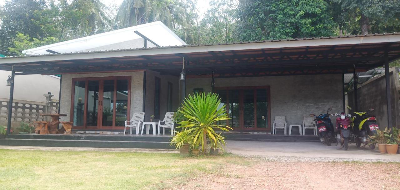 Kohjum Freedom Resort Koh Jum Eksteriør bilde