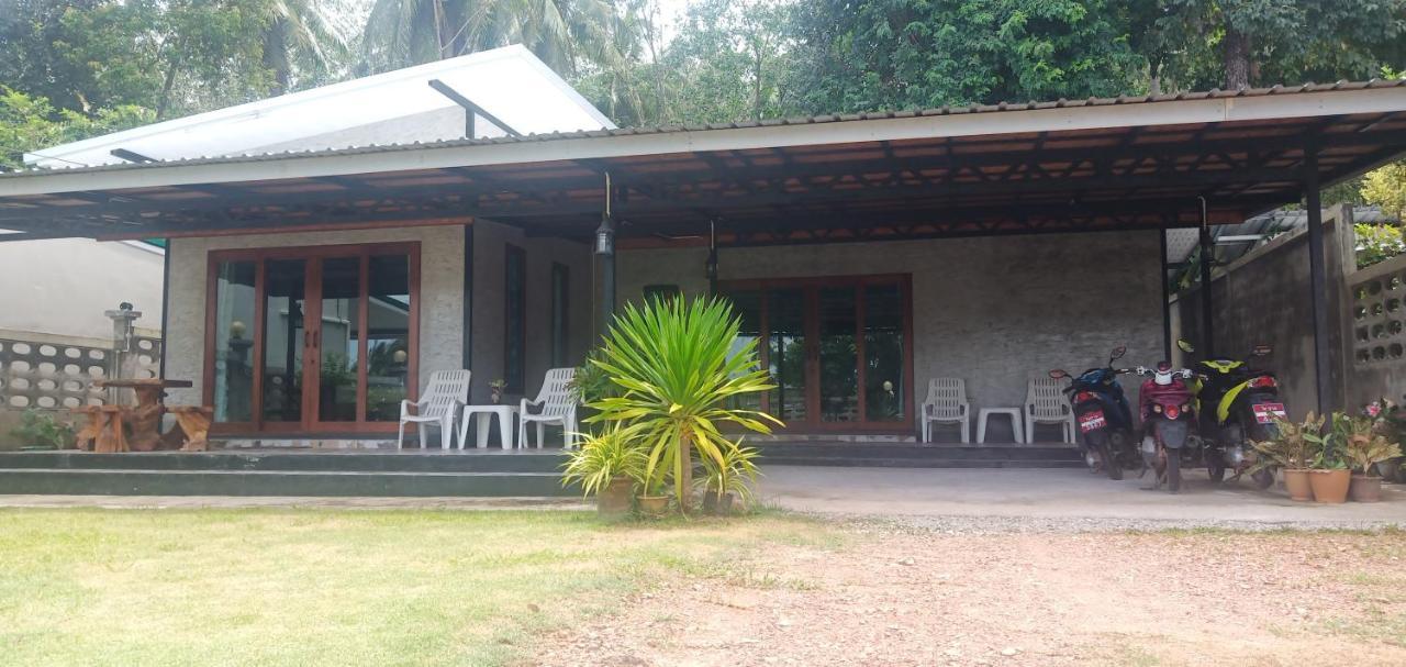 Kohjum Freedom Resort Koh Jum Eksteriør bilde