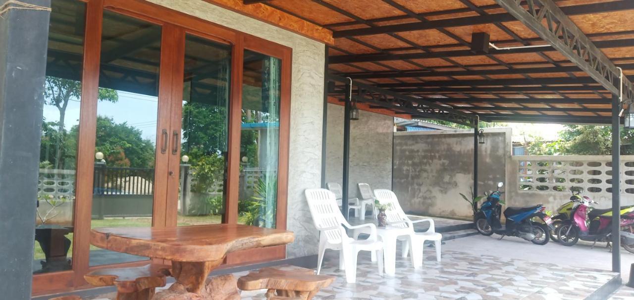 Kohjum Freedom Resort Koh Jum Eksteriør bilde