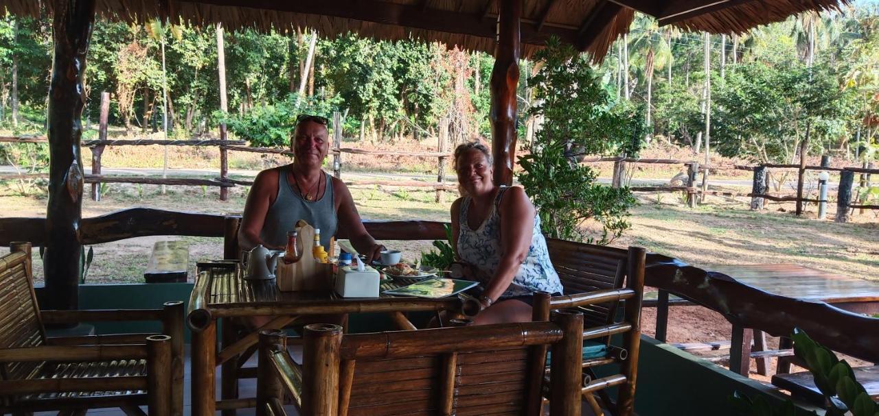 Kohjum Freedom Resort Koh Jum Eksteriør bilde