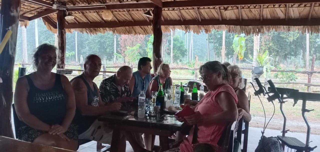 Kohjum Freedom Resort Koh Jum Eksteriør bilde