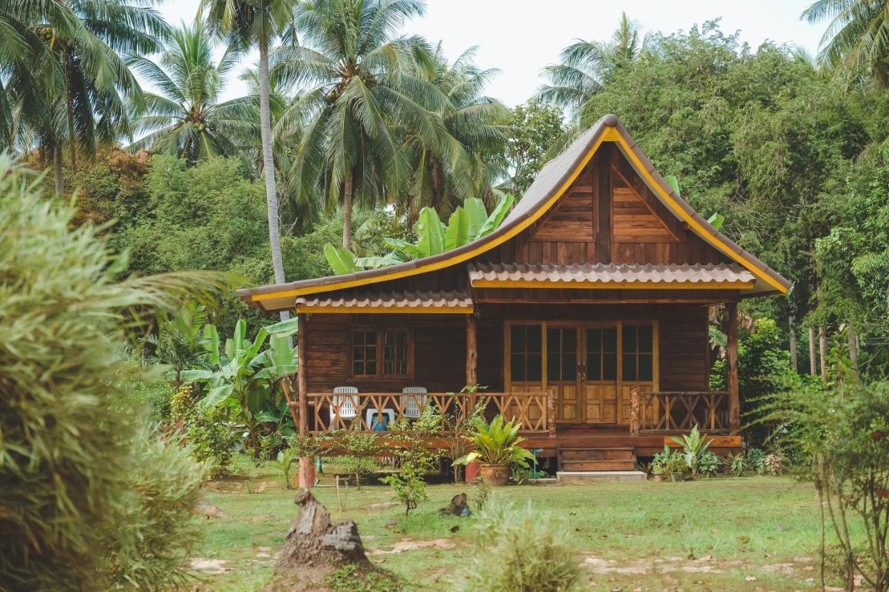 Kohjum Freedom Resort Koh Jum Eksteriør bilde