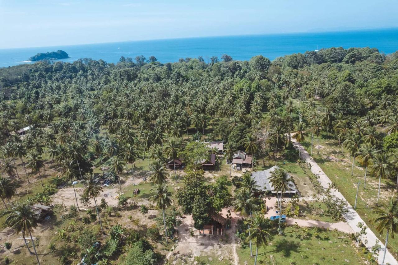 Kohjum Freedom Resort Koh Jum Eksteriør bilde