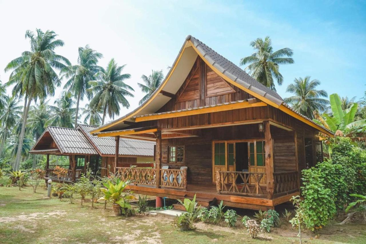 Kohjum Freedom Resort Koh Jum Eksteriør bilde