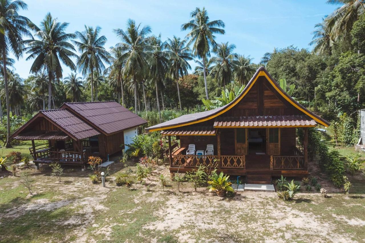 Kohjum Freedom Resort Koh Jum Eksteriør bilde