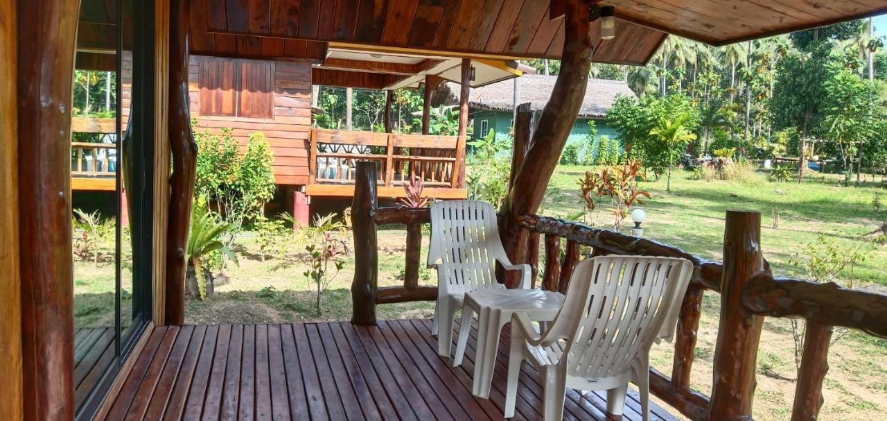 Kohjum Freedom Resort Koh Jum Eksteriør bilde