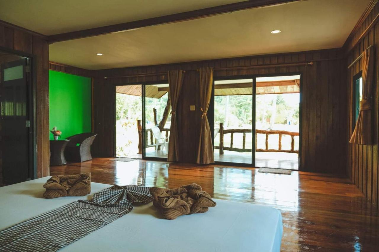 Kohjum Freedom Resort Koh Jum Eksteriør bilde