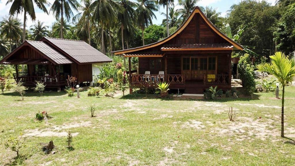 Kohjum Freedom Resort Koh Jum Eksteriør bilde