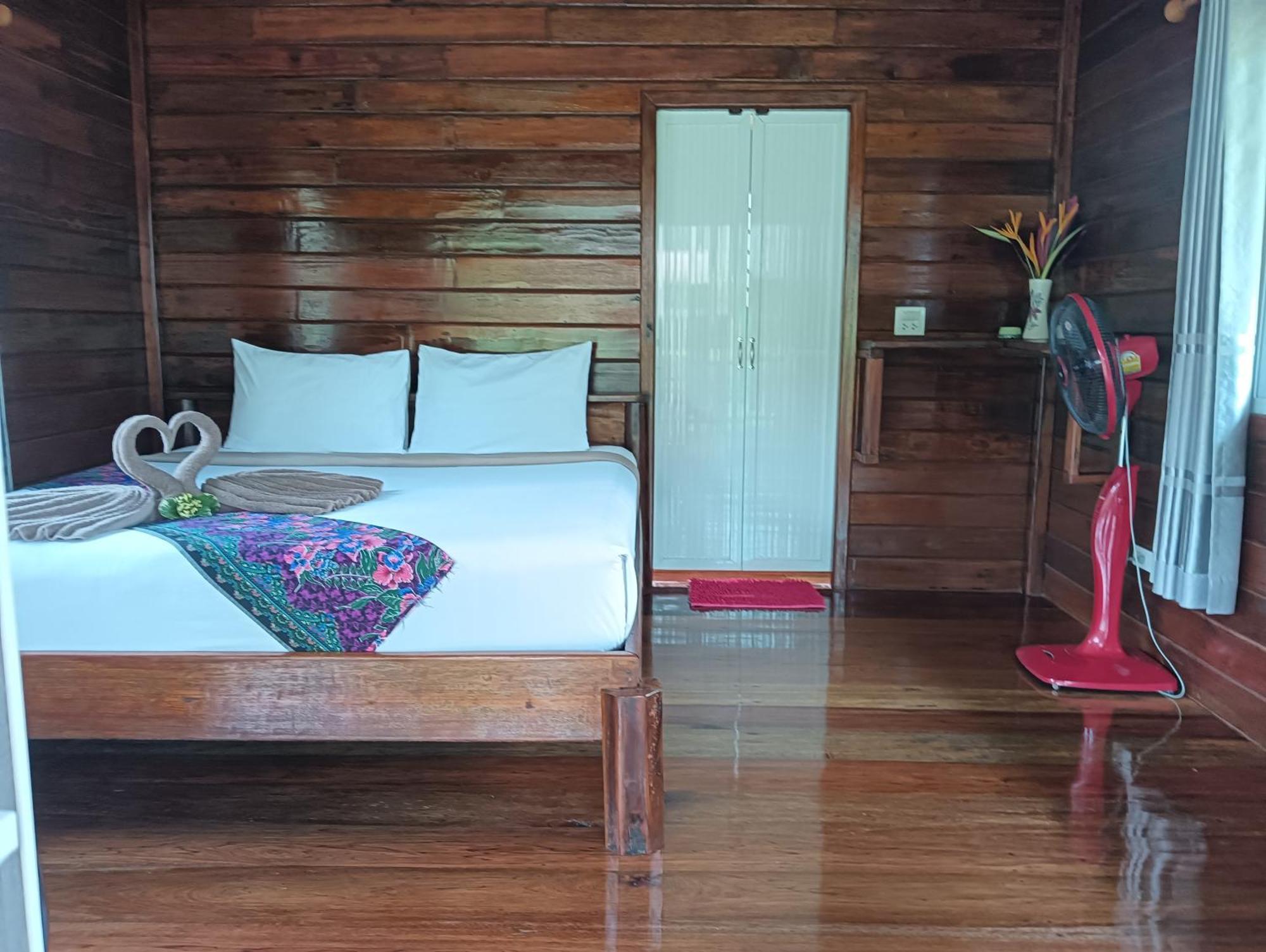 Kohjum Freedom Resort Koh Jum Eksteriør bilde
