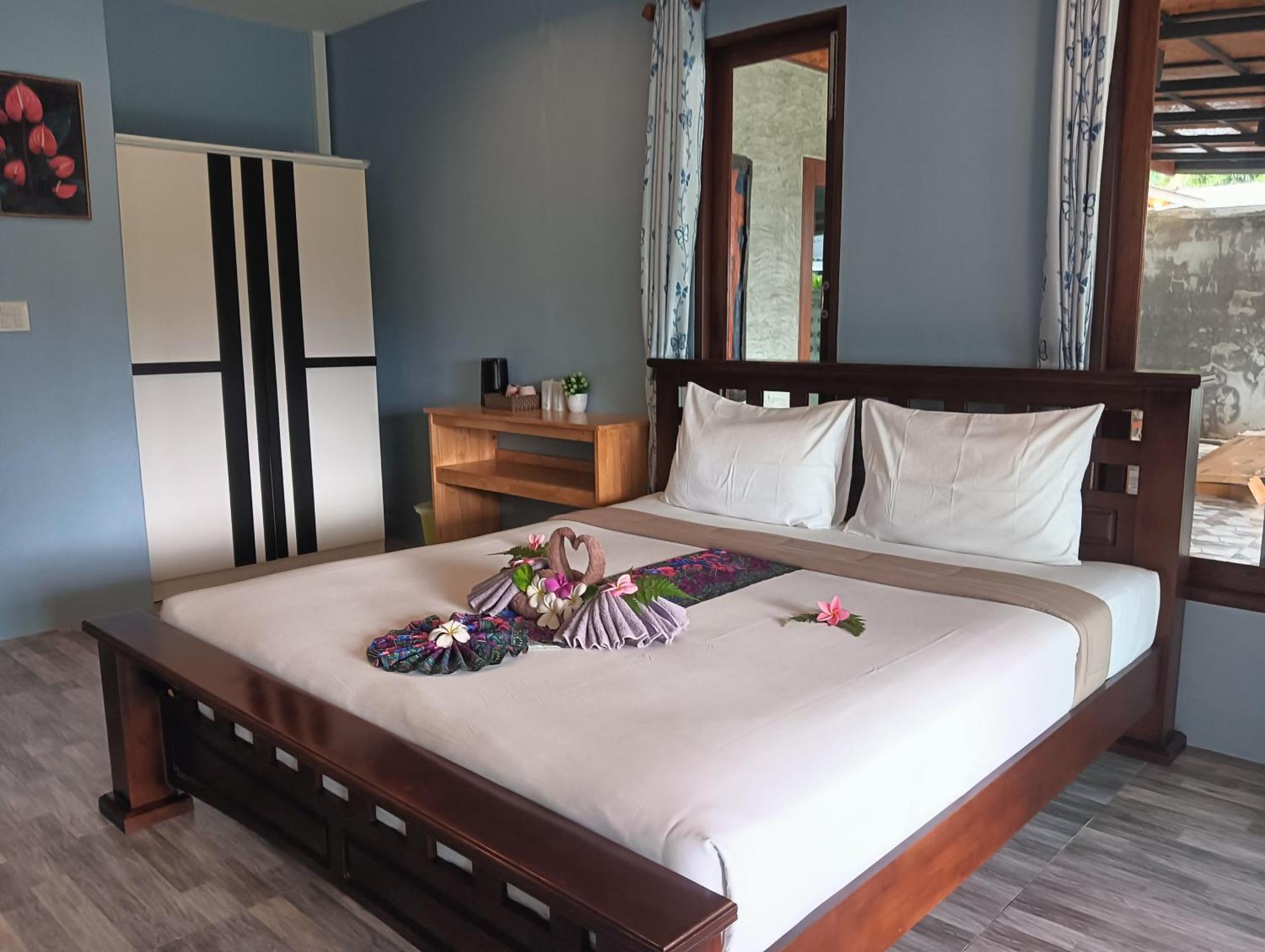 Kohjum Freedom Resort Koh Jum Eksteriør bilde