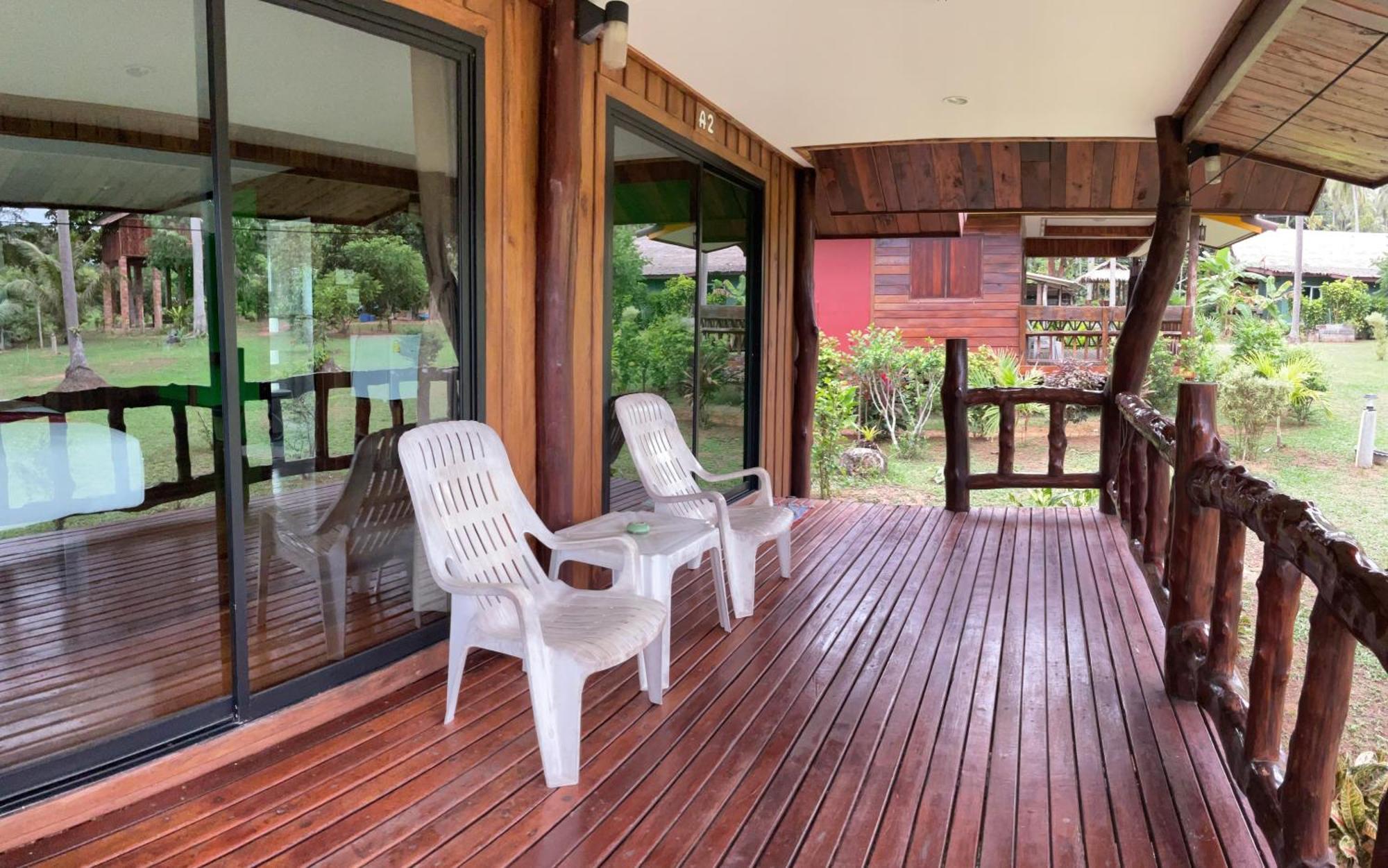 Kohjum Freedom Resort Koh Jum Eksteriør bilde