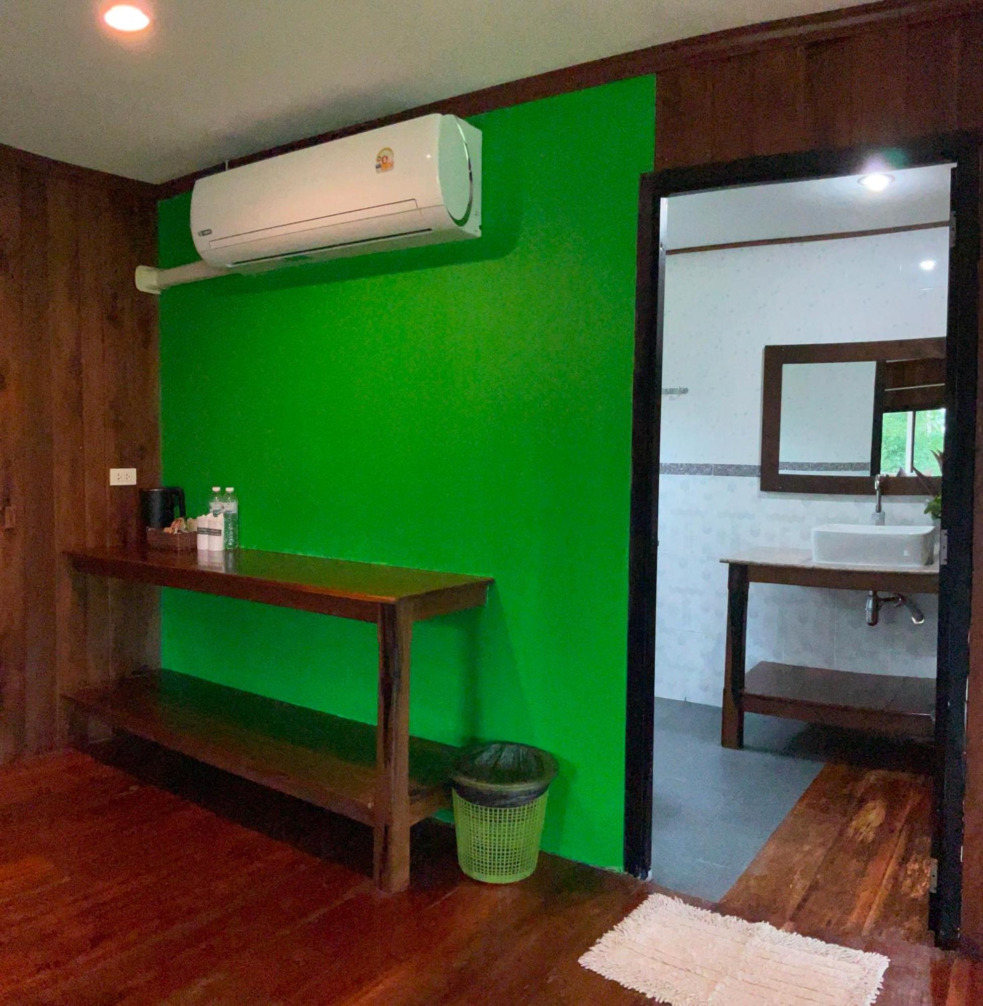 Kohjum Freedom Resort Koh Jum Eksteriør bilde