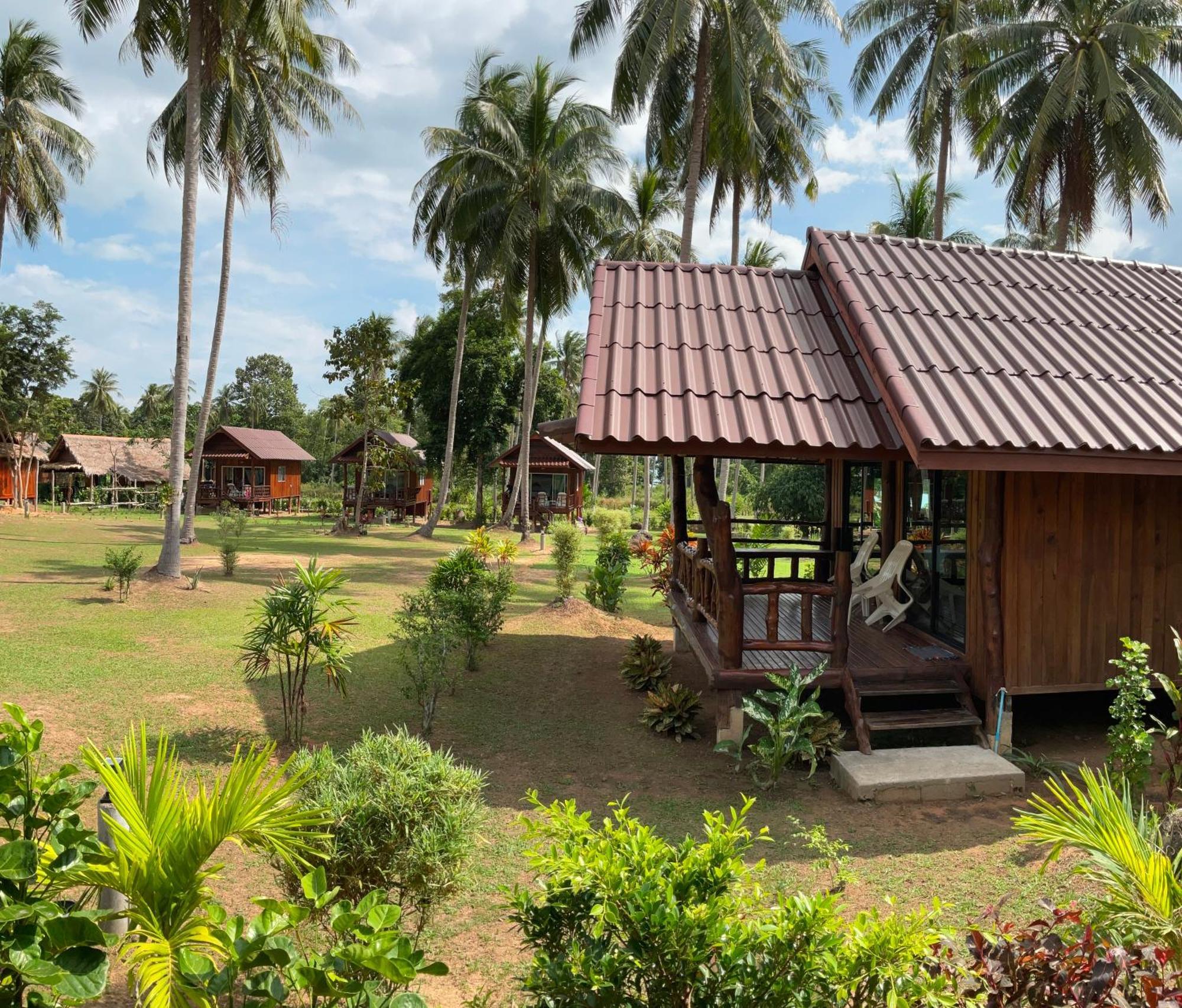 Kohjum Freedom Resort Koh Jum Eksteriør bilde